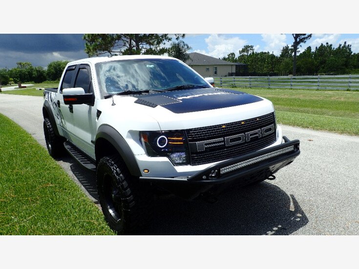 Thumbnail Photo undefined for 2011 Ford F150 4x4 Crew Cab SVT Raptor